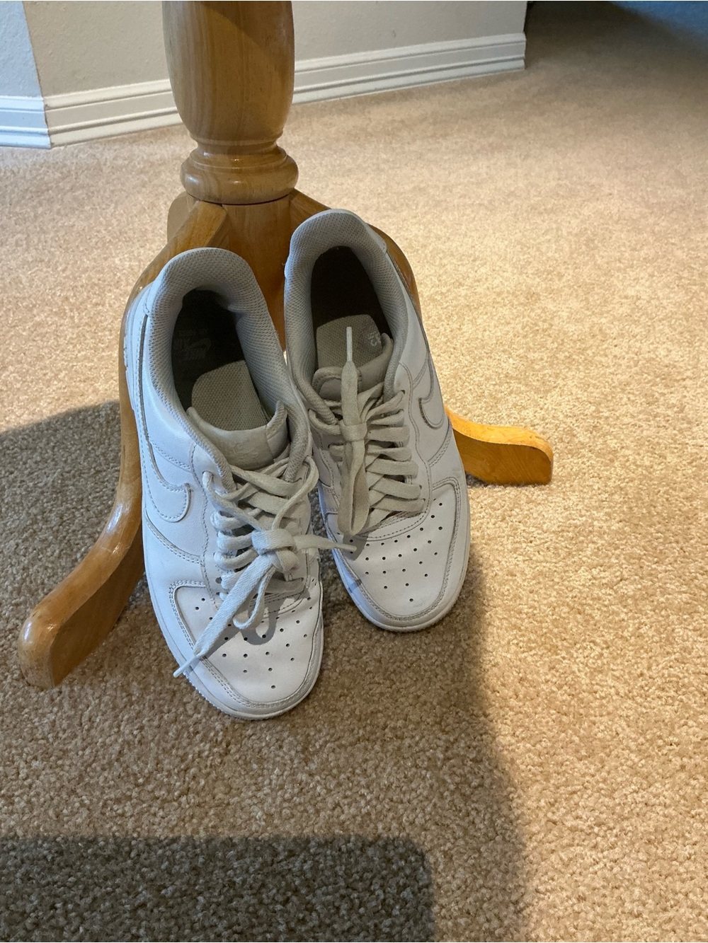 Nike White Women's Low-Top Lace-Up Sneakers